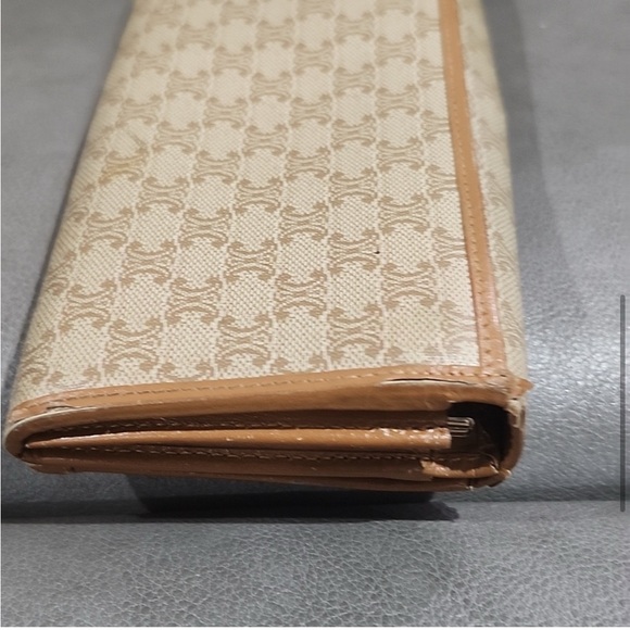 Celine Vintage Crossbody w/ preloved matching wallet. Tan/Cream w/gold accents - Picture 12 of 16